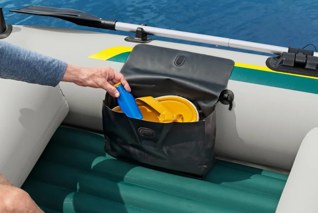 Nafukovací spoľahlivý čln pre 4 osoby s veslami a pumpou